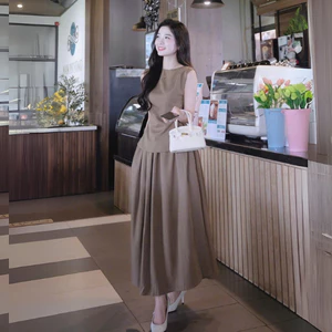 Set áo chân váy thiết kế dáng dài tay gile cổ tròn cạp phăng SET44
