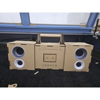 Mô hình đài radio lắp ghép bằng bìa carton ngang 60cm