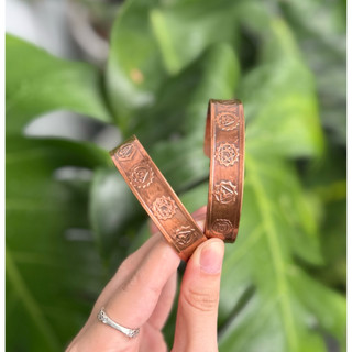 Vòng ĐỒNG ĐỎ nhập khẩu ẤN ĐỘ có kiểm nghiệm >99,9% theo Ayurveda hoạ tiết Om hoặc Chakra