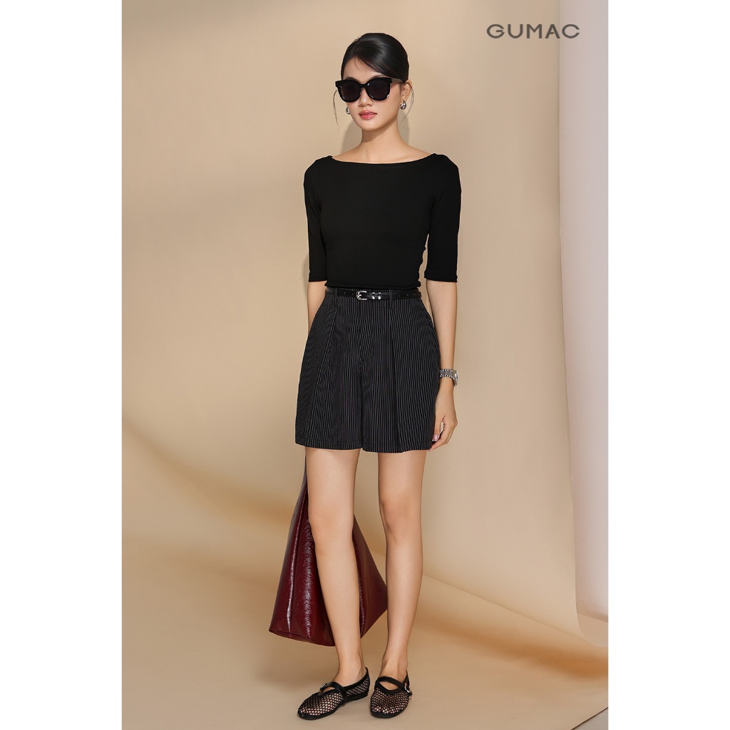 Quần Short Nữ GUMAC Lưng Liền Họa Tiết Sọc Chiết Ly Có Túi Chất Kaki Mềm Mịn Trẻ Trung SHF05018