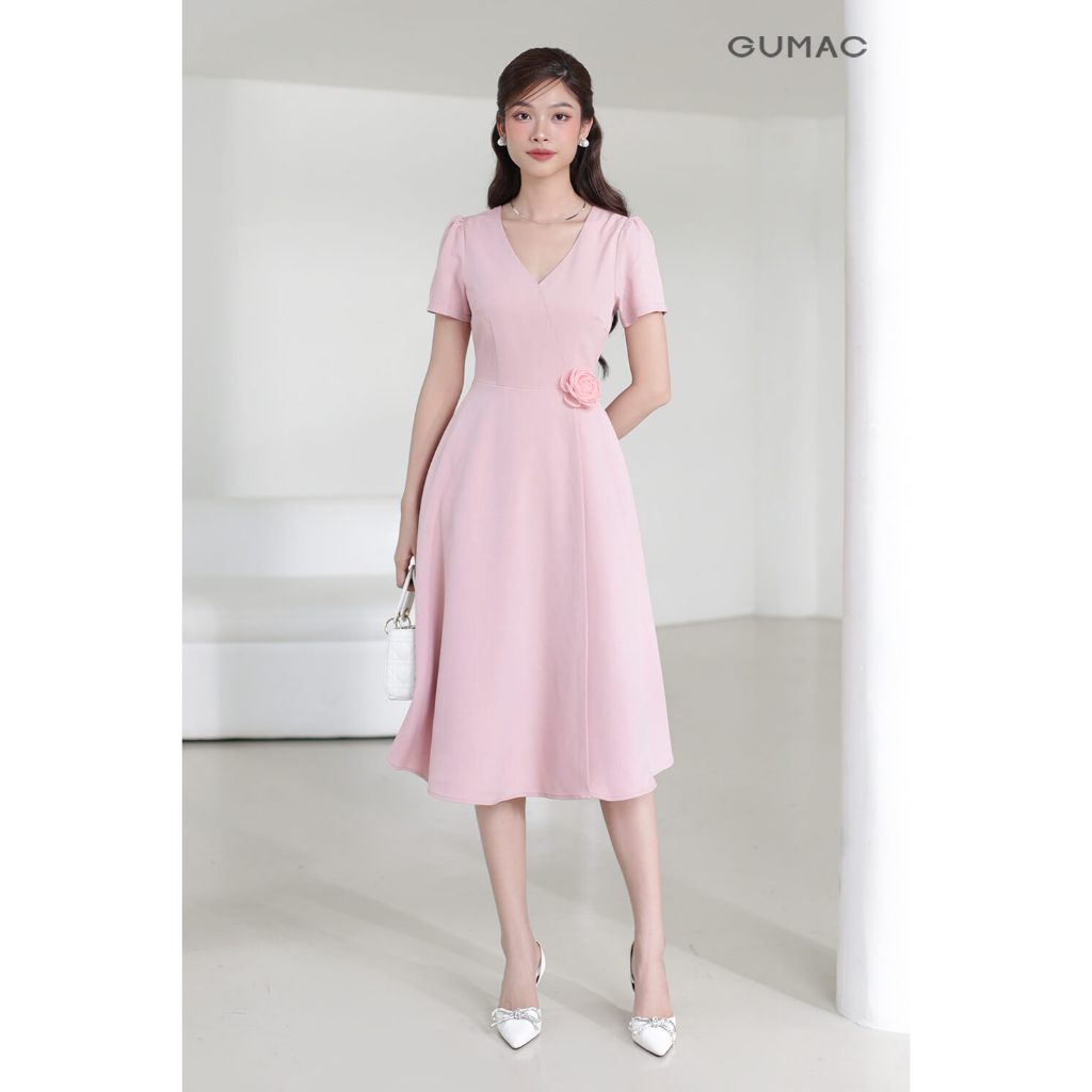Đầm Nữ Dáng A Xòe GUMAC Cổ Tim Đắp Chéo Đính Hoa Trang Trí Eo Chất Linen Bố Đứng Form DE03017