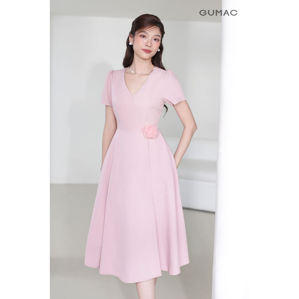 Đầm Nữ Dáng A Xòe GUMAC Cổ Tim Đắp Chéo Đính Hoa Trang Trí Eo Chất Linen Bố Đứng Form DE03017