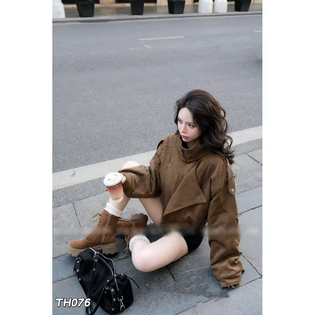 Áo Khoác Da Lộn Nữ Dáng Ngắn Cổ Cao, Áo Biker Croptop Form Rộng Cá Tính Phong Cách Hàn Quốc - CHAMIE STUDIO