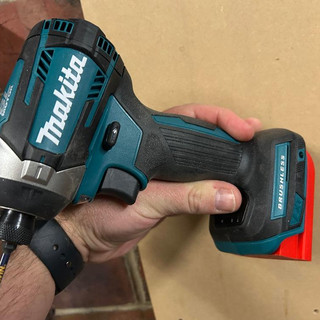 Giá Treo Máy Makita 18V Gắn Tường, Giá Đỡ Máy Khoan Pin Makita, Treo Dụng Cụ Gọn Gàng