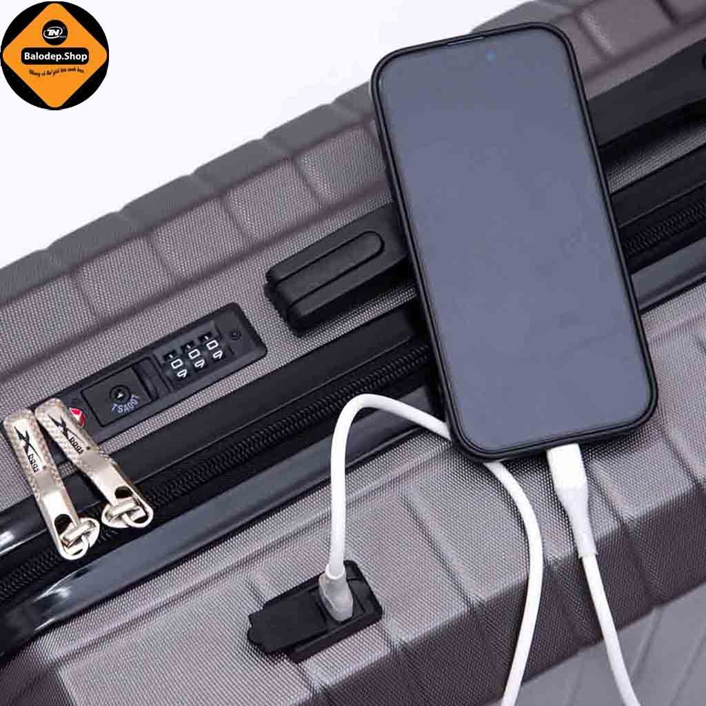Vali Kéo Du Lịch Cao Cấp Xbags Dark Titan Pro Khóa TSA Mỹ Cổng Sạc USB Size 20 Xách Tay Máy Bay Cực Sang Trọng–Xb 6104!