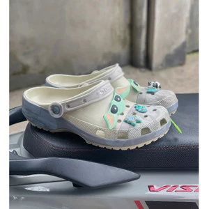Dép Sục Cross Star Wars Grogu Classic Clog Bone