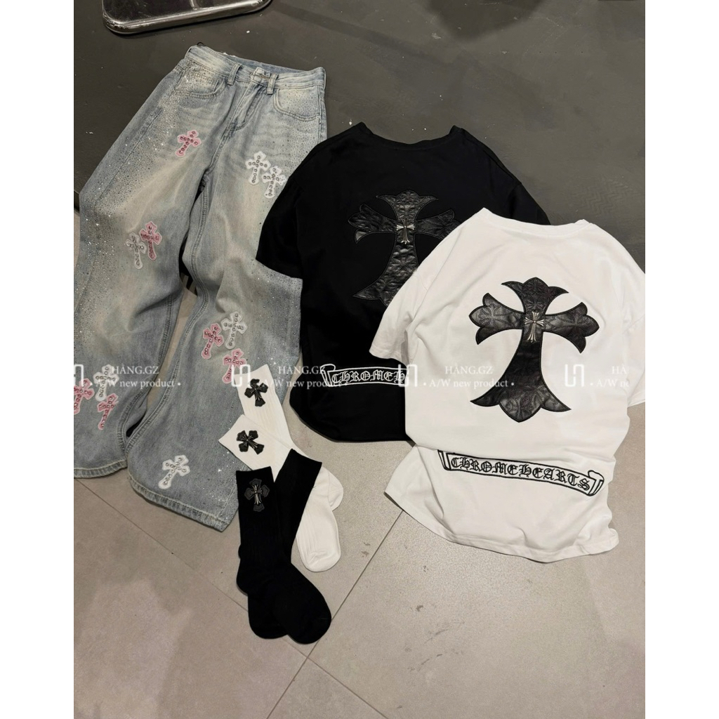 Set áo phông kèm tất quần jeans chrome hearts đính đá