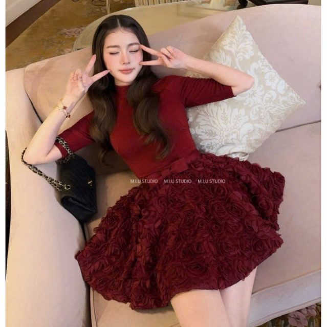Váy thiết kế tay ngắn phối chân hoa nổi MIU.STUDIO, Đầm nữ cổ tròn đính nơ eo cao cấp, mặc tết - đi chơi - đi cafe