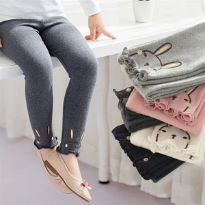 Quần Legging Bé Gái Họa Tiết Thỏ Dễ Thương Bo Gấu Uốn Lượn Chất Thun Cotton Co Giãn Mềm Mại