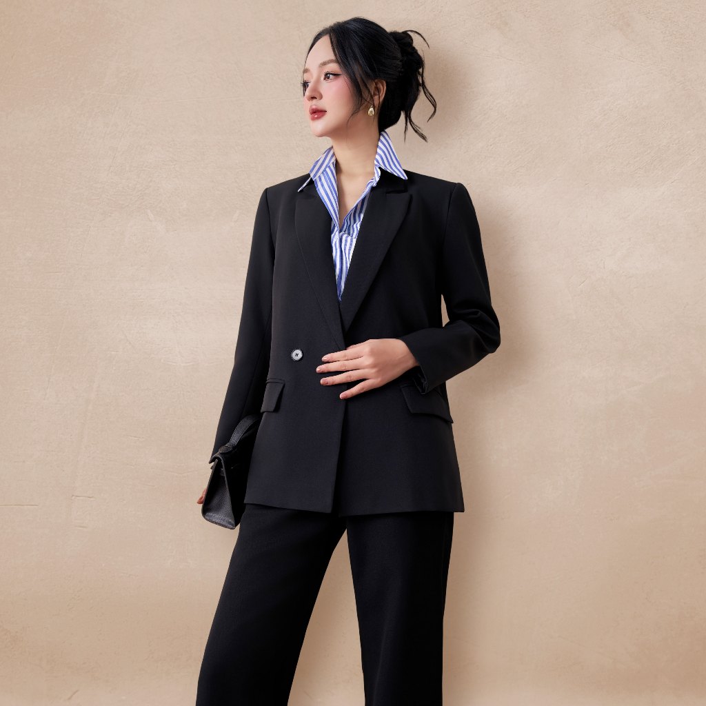 Áo blazer nữ ELLA DORA dáng suông 2 cúc cổ ve thanh lịch hiện đại mặc 4 mùa 3 màu ĐỎ/ĐEN/NÂU [ V24 ]