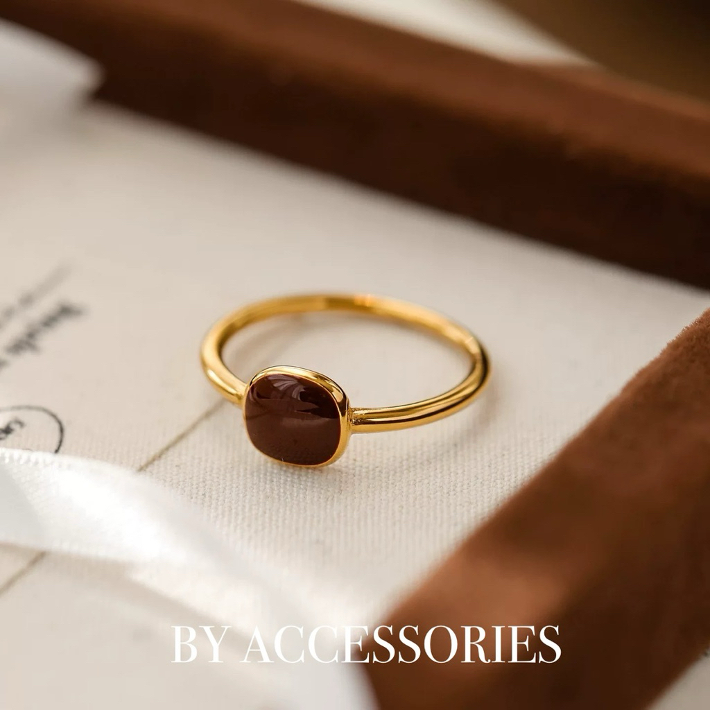 Nhẫn nữ titan mặt vuông tráng men màu đỏ tía mạ vàng 18K cao cấp không gỉ WR2623 BY ACCESSORIES