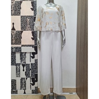 Jumpsuits trắng choàng liền ngoài vnxk dư GLAMOUR