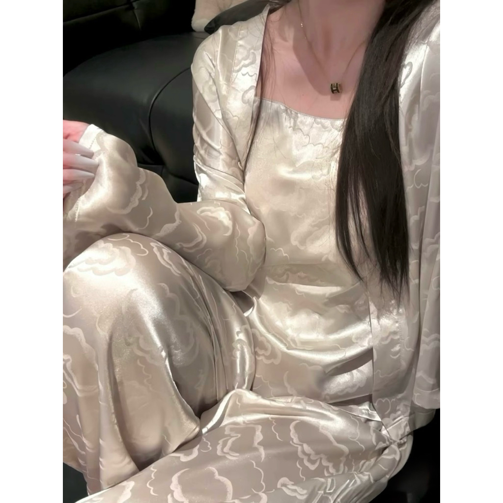 Bộ Đồ Ngủ Nữ Lụa Jacquard Cao Cấp, Áo Khoác Ngoài + Áo Hai Dây + Quần Dài Dệt Nổi Hoạ Tiết Vân Mây