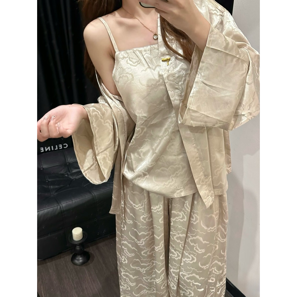 Bộ Đồ Ngủ Nữ Lụa Jacquard Cao Cấp, Áo Khoác Ngoài + Áo Hai Dây + Quần Dài Dệt Nổi Hoạ Tiết Vân Mây