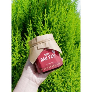 Mứt dâu tây kèm trái chua ngọt