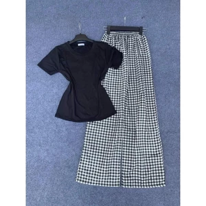 Sét Áo Thun Ôm Eo Tôn Dáng Bản Trơn From Babytee Phối Quần Dài Ống Rộng Hoạ Tiết Kẻ Caro Bé