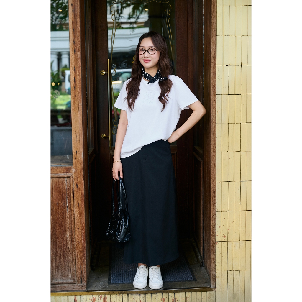 Chân Váy Kaki Midi GUMAC Form A Xoè Xẻ Trước Năng Động Dễ Phối Đồ YVG04093