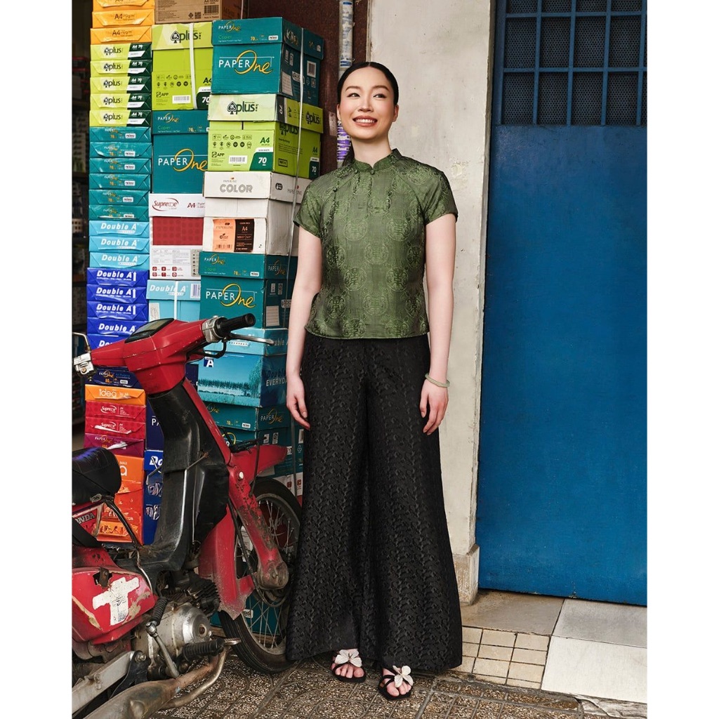 TheBlueTshirt - Áo cánh lụa tơ tằm phom regular cách tân nữ cổ áo dài cho nữ - Viễn Đông