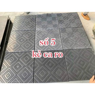 Khuôn đúc gạch lát sân vườn kích thước 40x40x3.3 chất liệu nhựa PP, hoa văn kẻ caro cùng họa tiết chống trơn trượt
