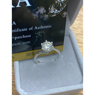 Nhẫn kim cương Moissanite kiểu dáng thanh lịch