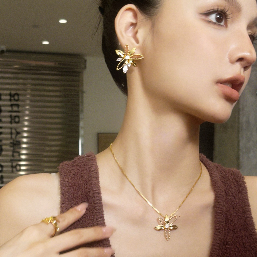 Bông Tai Vàng 18K Sắc Nét Đá Sáng Siêu Sang  LIVY QUEMEO KHÔNG GỈ Hạt Lấp Lánh Tinh Tế Bản Đặc Biệt