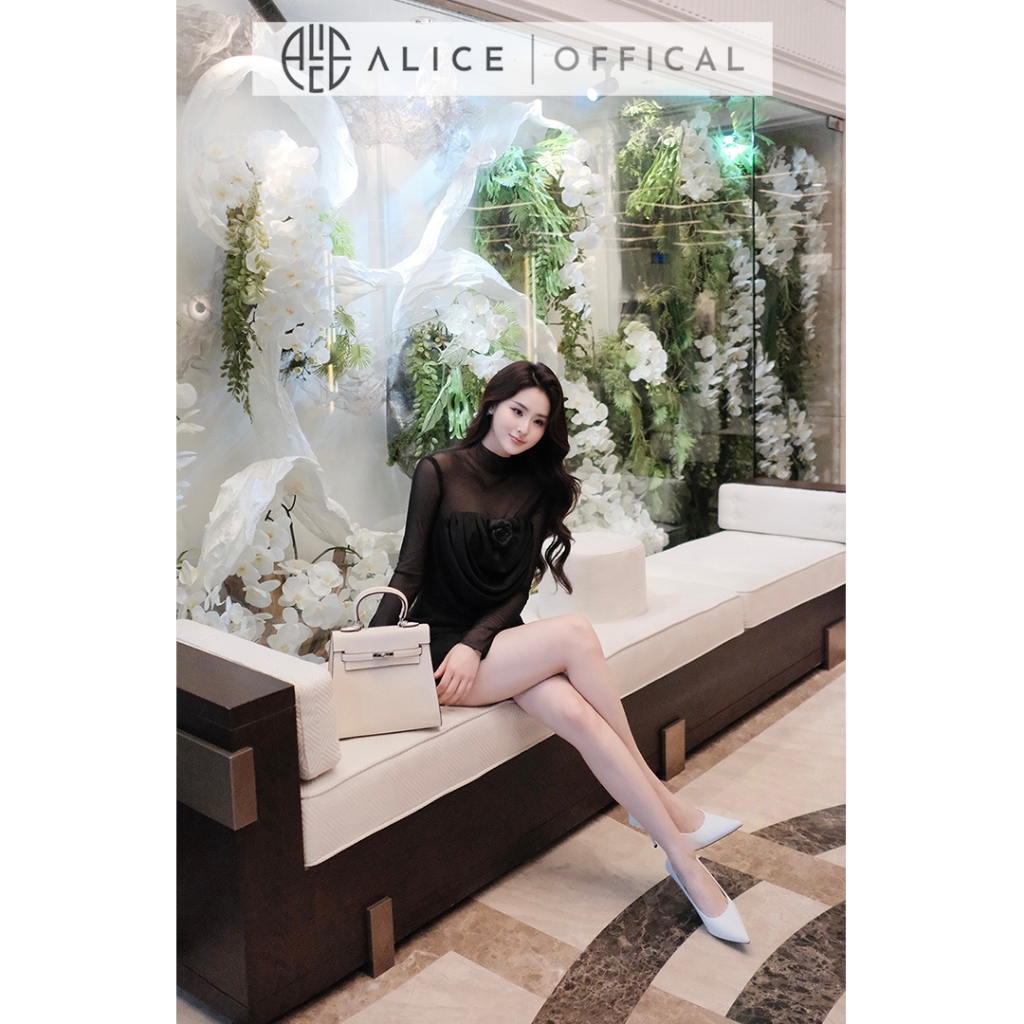 Set Đồ Nữ Sang Chảnh Alice Chất Trượt Nhật Mềm Mát, Áo Cổ Lọ Dài Tay Phối Lưới Đính Hoa Rời Kèm Quần Đùi S821