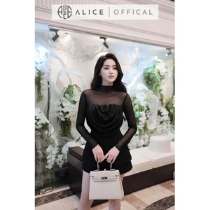 Set Đồ Nữ Sang Chảnh Alice Chất Trượt Nhật Mềm Mát, Áo Cổ Lọ Dài Tay Phối Lưới Đính Hoa Rời Kèm Quần Đùi S821