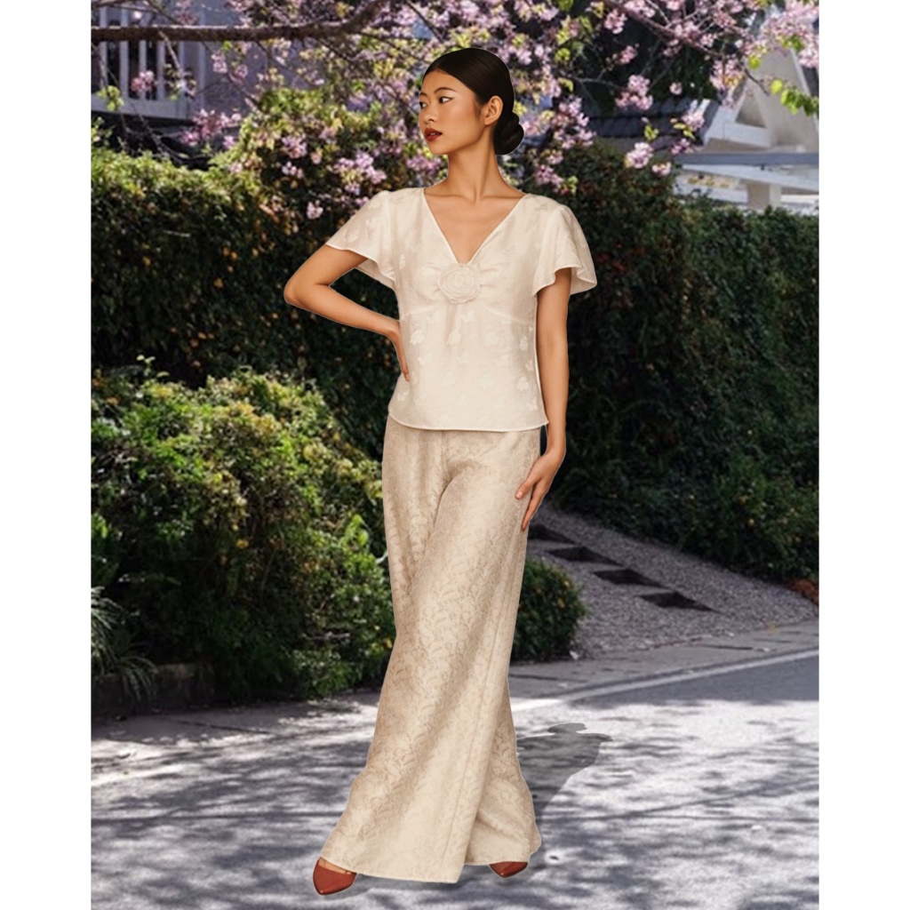 TheBlueTshirt - Áo lụa tơ tằm kiểu cổ chữ V có đính hoa nữ tính - Lily