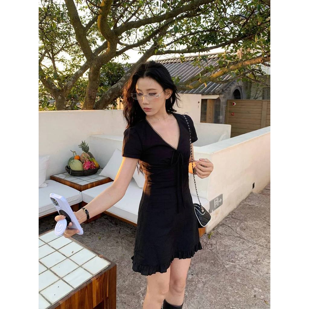 𝗠𝗮𝗿𝘃𝗶𝗻 -  Đầm Linen cổ V thắt nơ