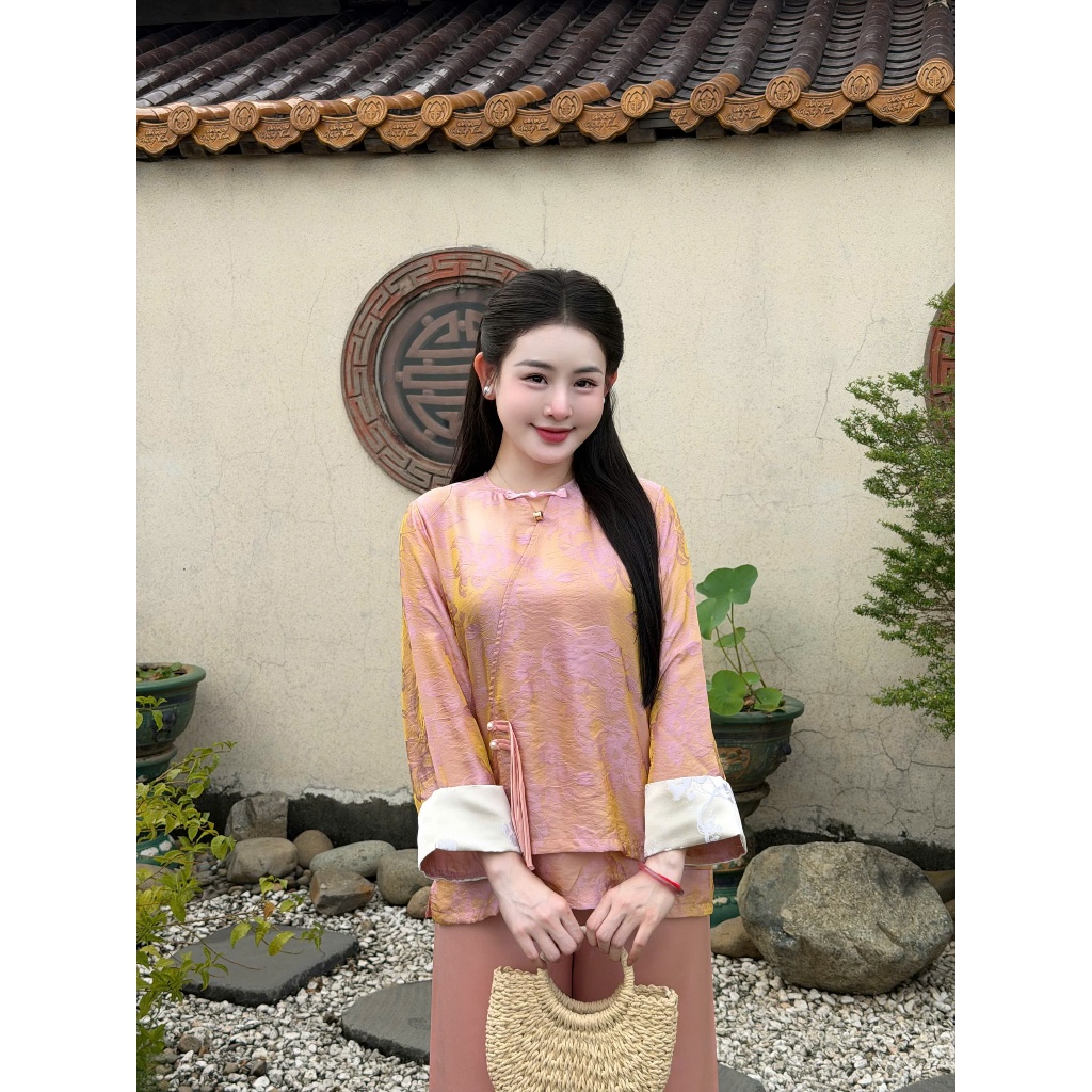 Bộ đi chùa cách tân dài tay phối gấm tằm ánh kim vân hoa cúc Pháp phục đi lễ cổ tròn dáng xuông mềm mịn -CTH