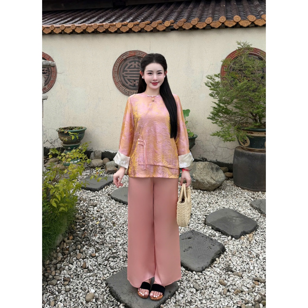 Bộ đi chùa cách tân dài tay phối gấm tằm ánh kim vân hoa cúc Pháp phục đi lễ cổ tròn dáng xuông mềm mịn -CTH