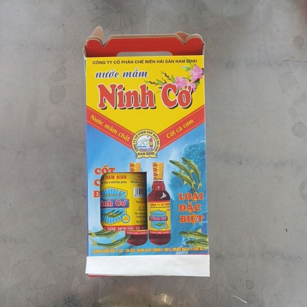 Nước mắm chắt truyền thống chai 300ml. Đạm >=34ng/l. Không chất bảo quản. Chai thủy tinh. Mắm Hải hậu Nam Định