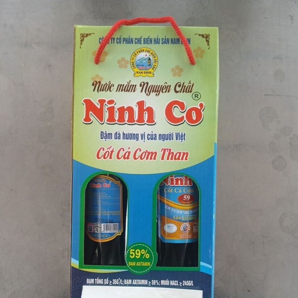 Nước mắm chắt truyền thống Ninh cơ chai thủy tinh 500ml. Đạm >=35. cốt cá cơm than