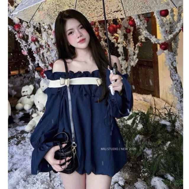 MIU.STUDIO • Áo váy trễ vai phối bèo tay bồng đính nơ viền đá cao cấp , Áo trễ vai tiểu thư from bí bồng xoè kèm quần