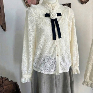 Sơ mi ren Style Thiết Kế Cổ Bèo Nhún Vibe Tiểu Thư Vintage Tag Hoa Cài
