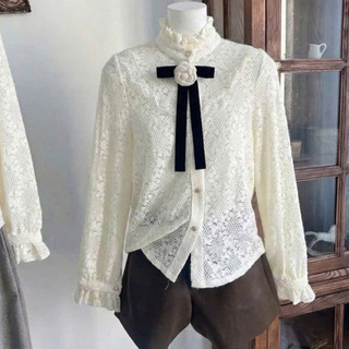 Sơ mi ren Style Thiết Kế Cổ Bèo Nhún Vibe Tiểu Thư Vintage Tag Hoa Cài