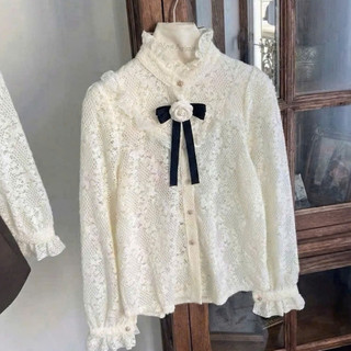Sơ mi ren Style Thiết Kế Cổ Bèo Nhún Vibe Tiểu Thư Vintage Tag Hoa Cài