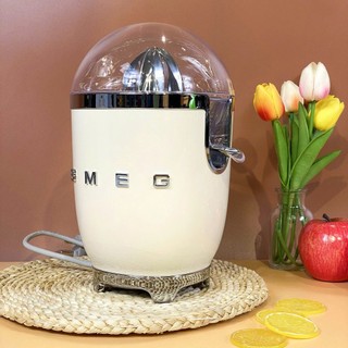 HCM Máy vắt cam SMEG CJF11CREU màu kem phong cách Retro 50s Style,điểm nhấn cho căn bếp của bạn GermanySnT 490030