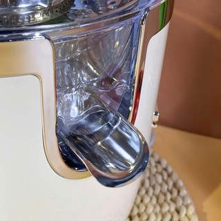 HCM Máy vắt cam SMEG CJF11CREU màu kem phong cách Retro 50s Style,điểm nhấn cho căn bếp của bạn GermanySnT 490030