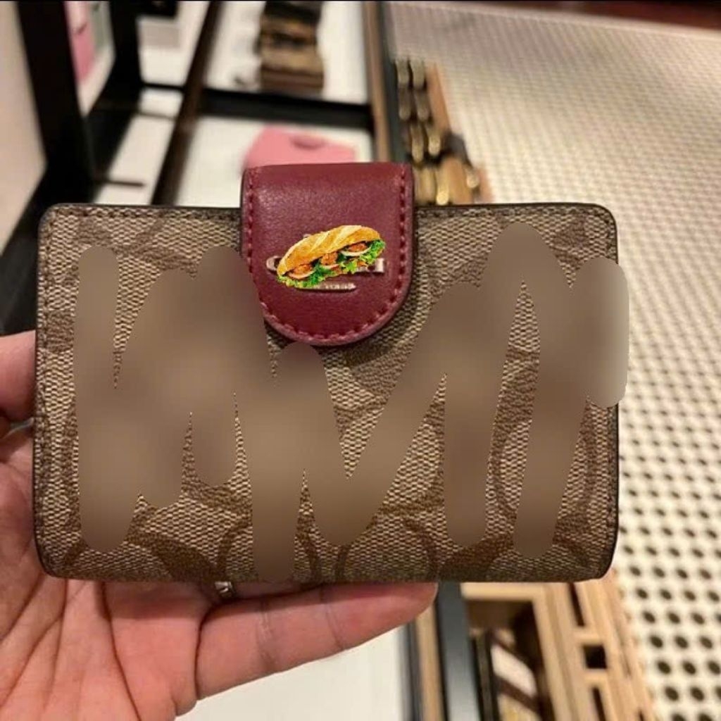 VÍ C GÀI Medium Corner Zip Wallet In Signature Canvas