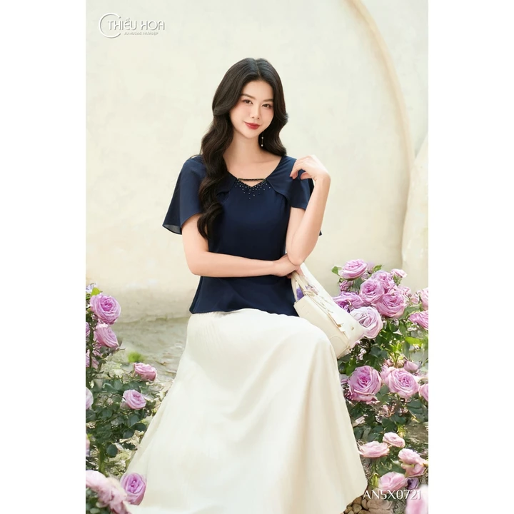 Áo kiểu trung niên vải lụa cao cấp dáng Peplum ôm nhẹ phần eo thương hiệu Thiều Hoa AN5X0721