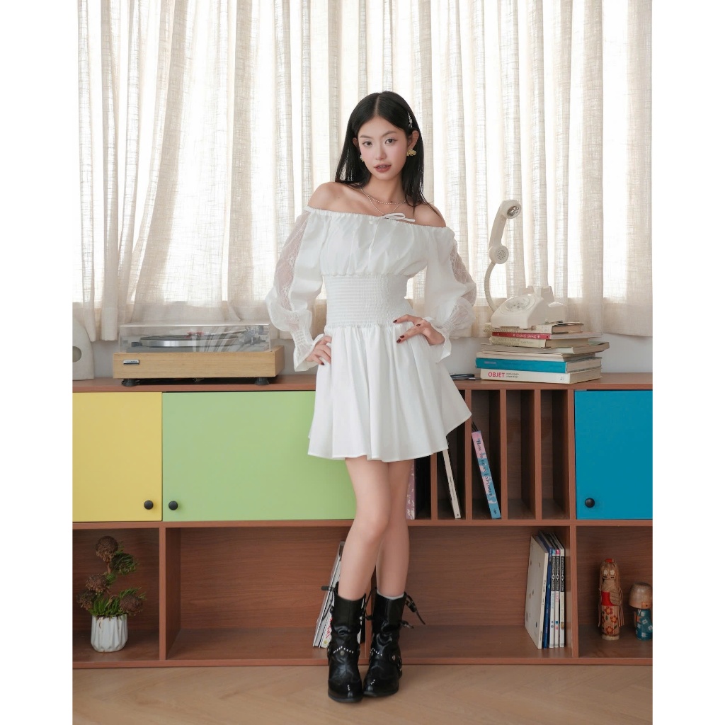 Đầm Nữ ASTRUCK DRESS Trễ Vai Tay Dài Phối Ren Dịu Dàng SECODEE