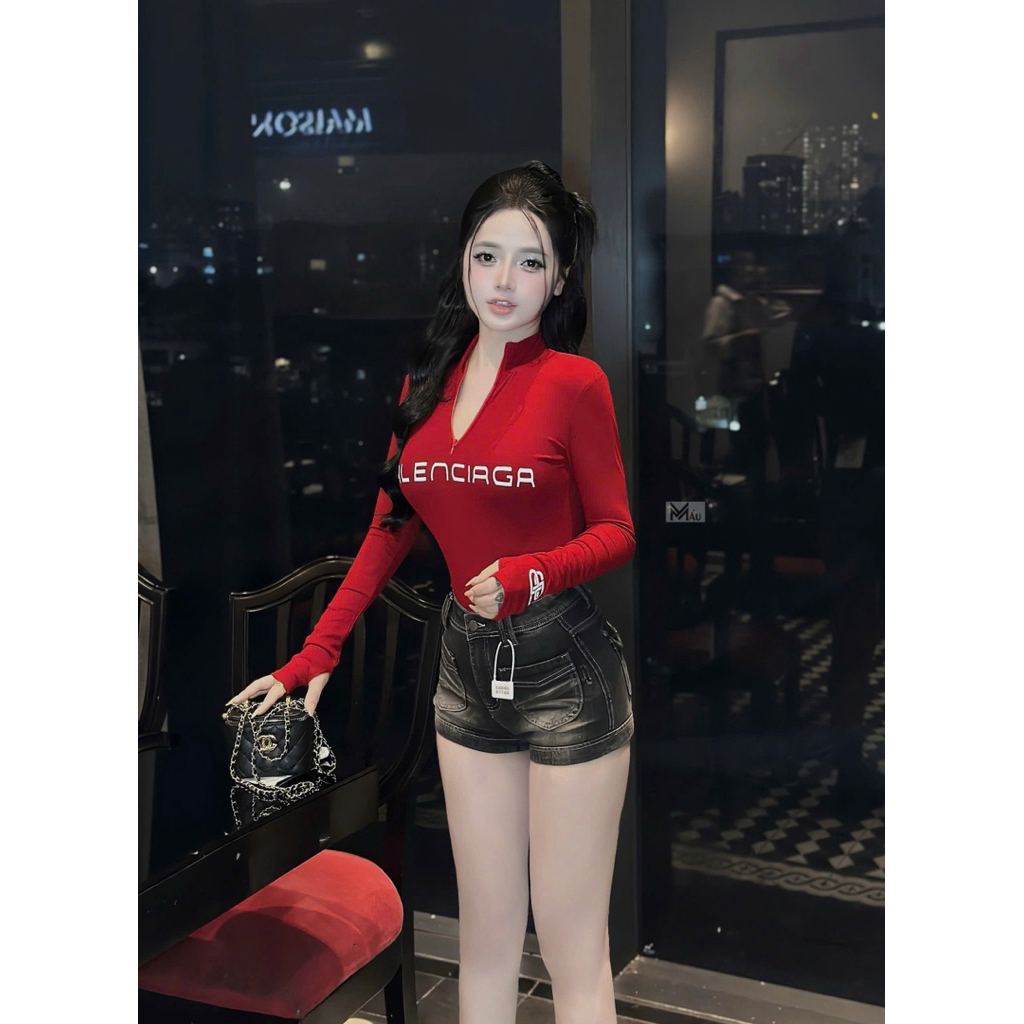 Áo bodysuit khoá kéo in chữ ngực siu đẹp