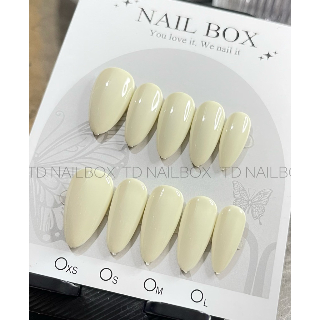 nailbox trơn , móng tay giả , dễ mang - phù hợp mọi lứa tuổi , mang đi học - đi chơi