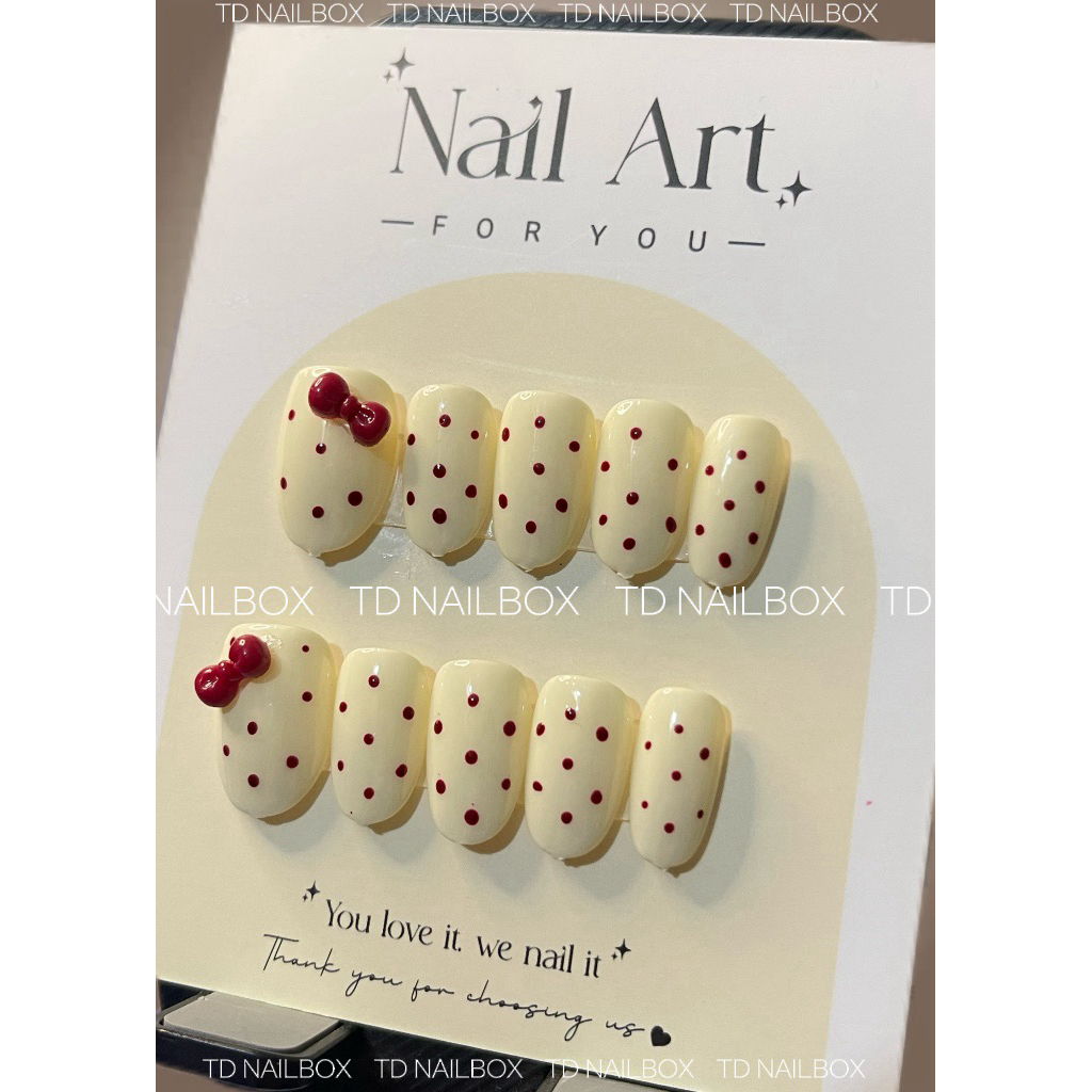Nailbox , móng tay giả , sơn móng tay  chấm bi đính nơ siêu xinh