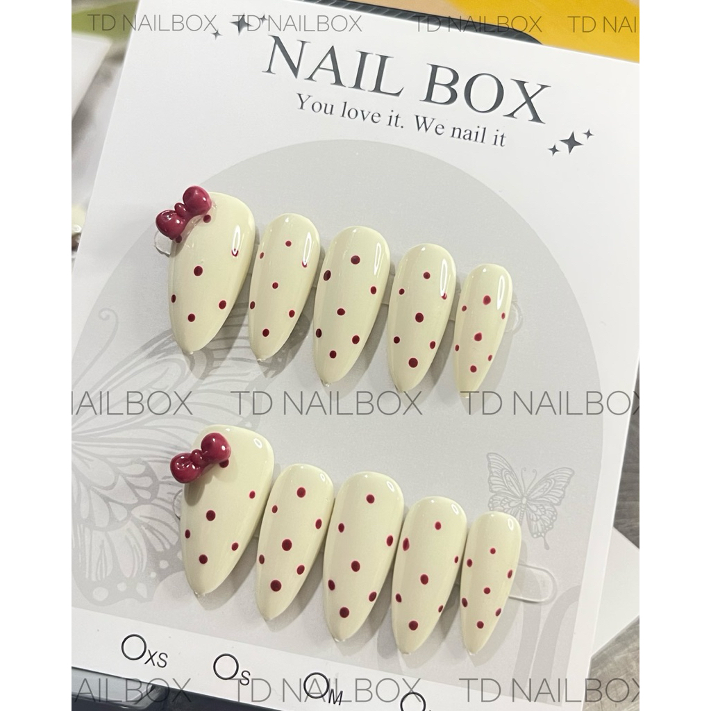 Nailbox , móng tay giả , sơn móng tay  chấm bi đính nơ siêu xinh