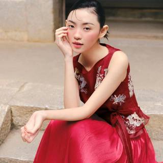 Áo OLV cổ thuyền thêu hoa truyền thống Red Embroidered Tie Top phù hợp đi chơi lễ tết