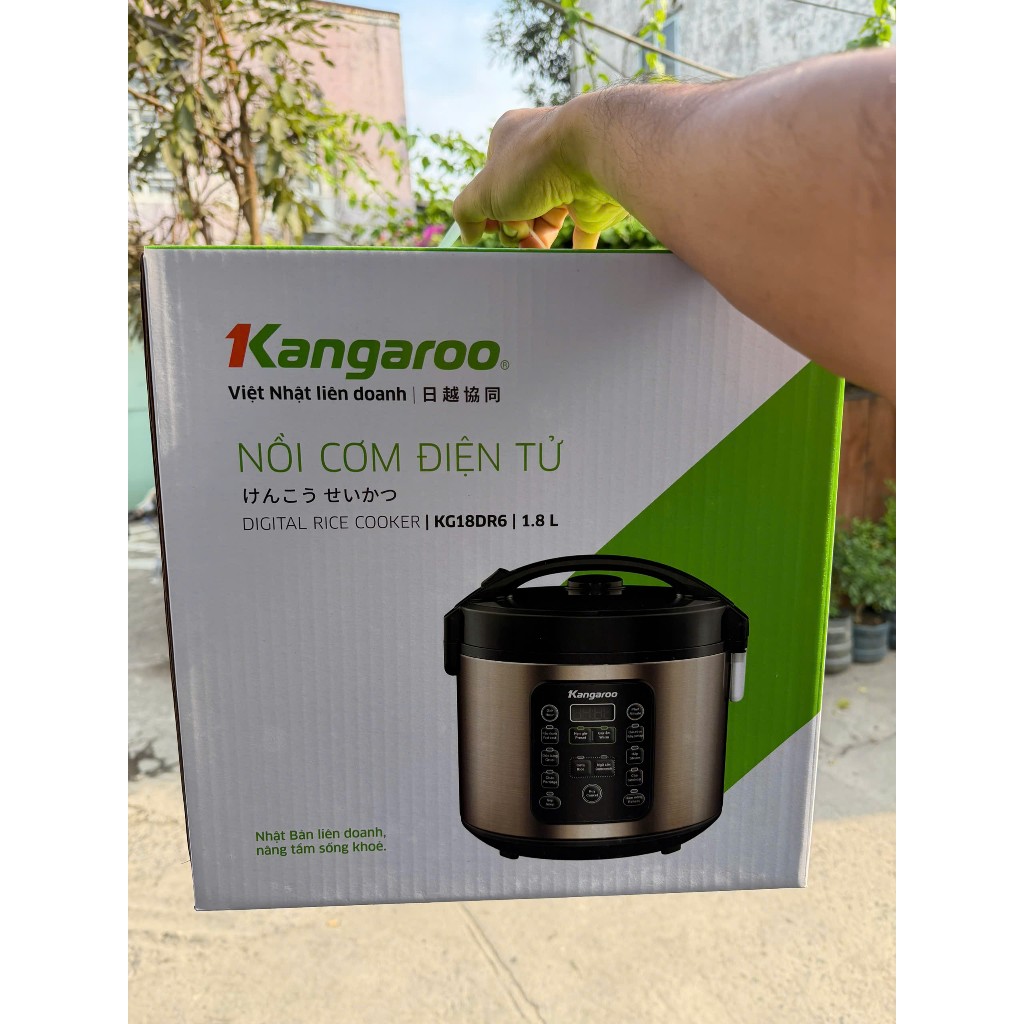 Nồi cơm điện tử Kangaroo 1.8 lít KG18DR6, 11 chế độ nấu, bảng điều khiển tiếng việt