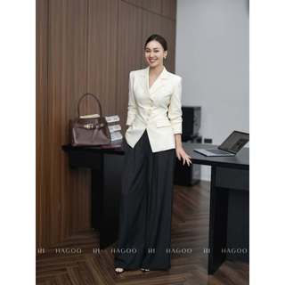 Áo blazer nữ màu kem thiết kế hàng khuy chéo mí diễu HAGOO phong cách thanh lịch sang trọng [B8093]