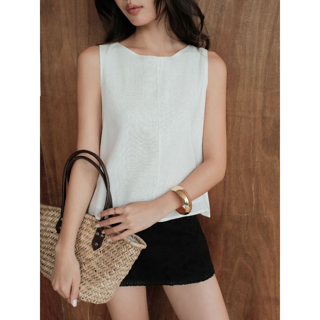 Áo kiểu nữ sát nách Vera Miều Est.2013 chất vải linen gân form rộng basic xẻ tà sau phong cách